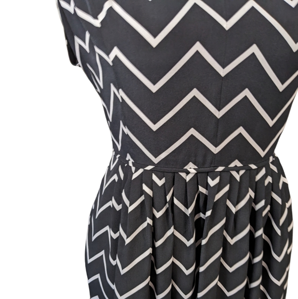 Silk Chevron Flirty Dress - Picture 3 of 12